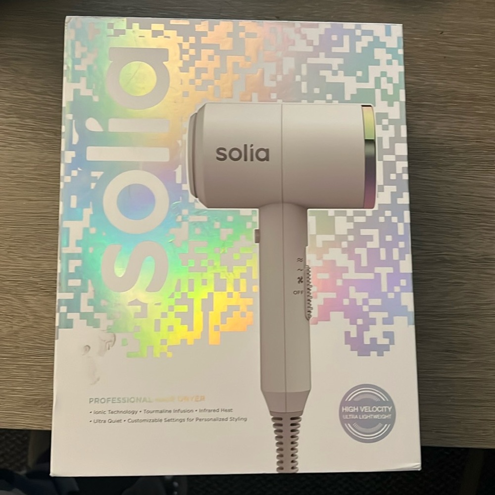 Solos hair dryer